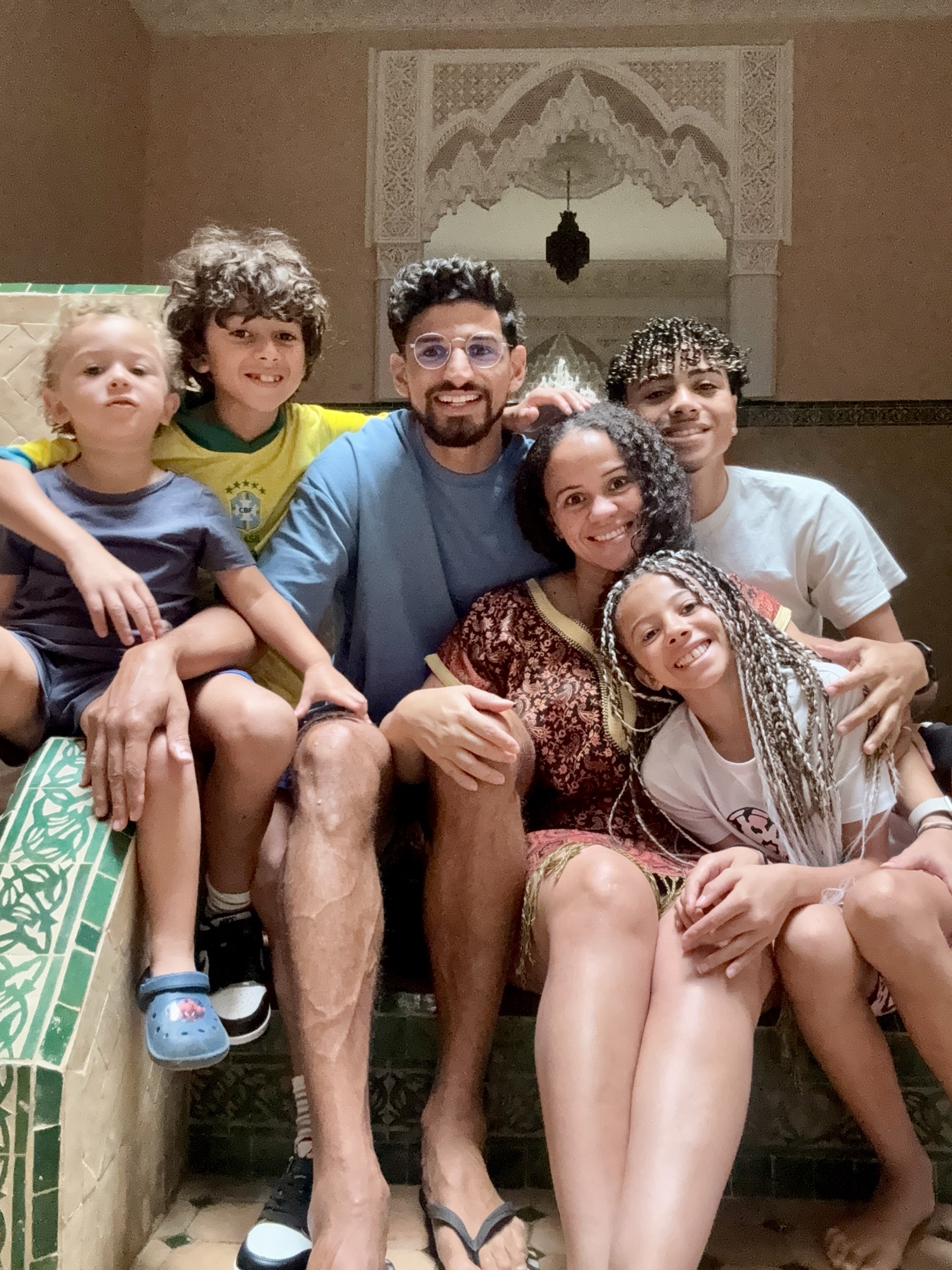 The AdesiivoStudio family