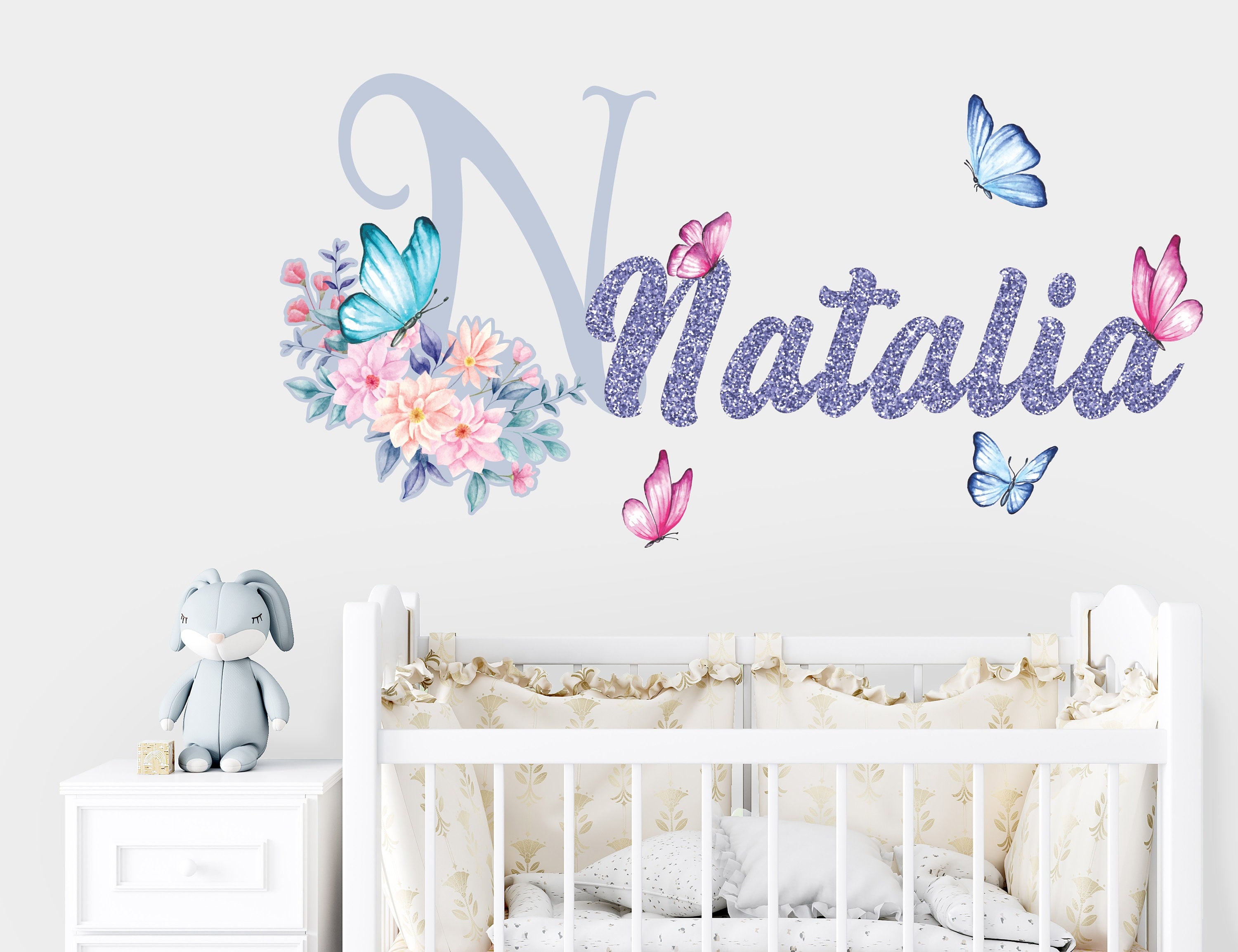 Adesivos de Parede Personalizados com Nome para Meninas - Decoração Infantil com Borboletas e Flores - Vinil Decorativo para Quarto Infantil